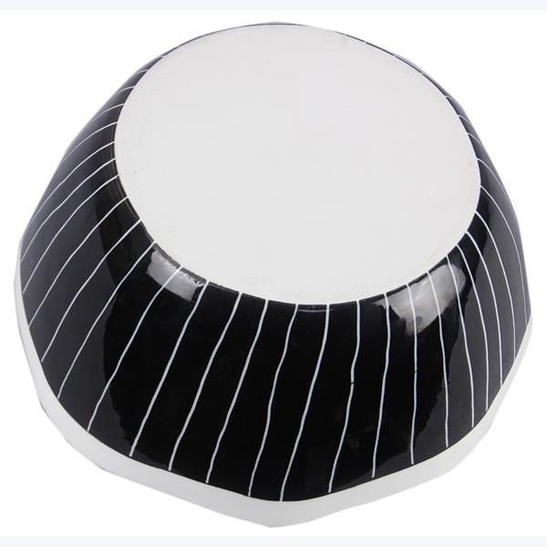STONEWARE BLACK AND WHITE SERVING BOWL