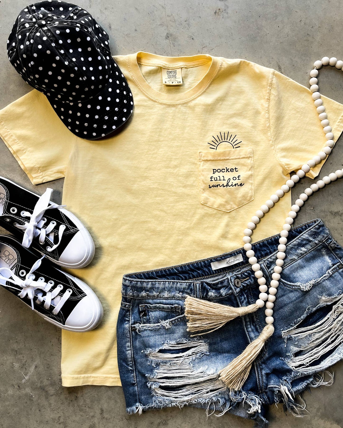 Pocket Full of Sunshine Graphic Tee: Medium