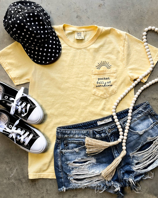 Pocket Full of Sunshine Graphic Tee: Medium
