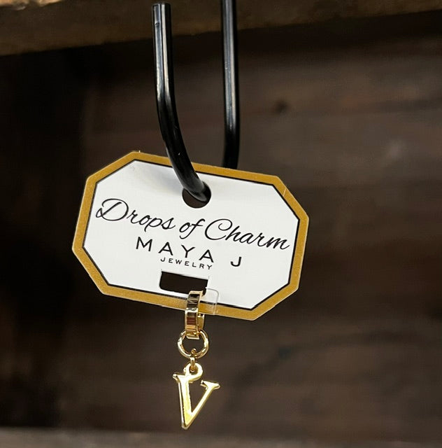 "V" Charm