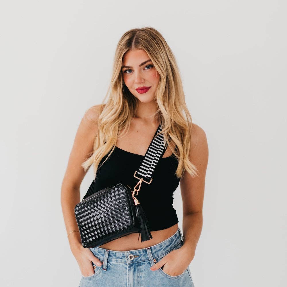 Woven Willow Camera Crossbody Bag: Brown