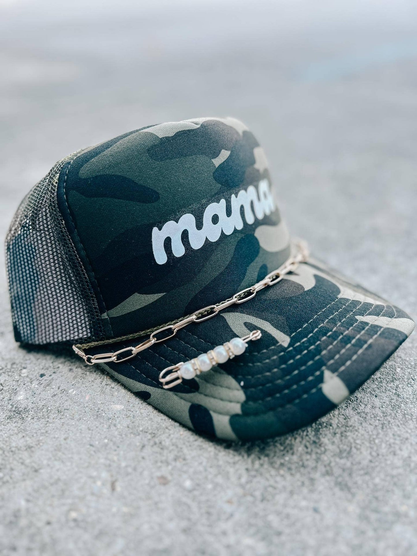 Mama Camo Trucker Hat: WITH CHAIN/PIN