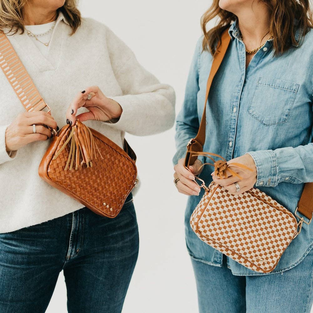 Woven Willow Camera Crossbody Bag: Brown