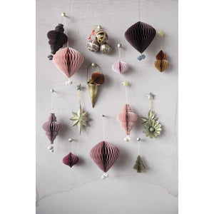 honeycomb ornament w/pom