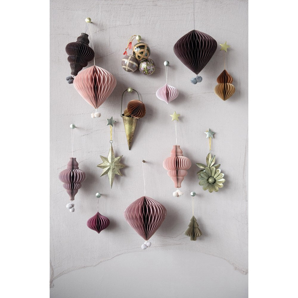 honeycomb ornament w/pom